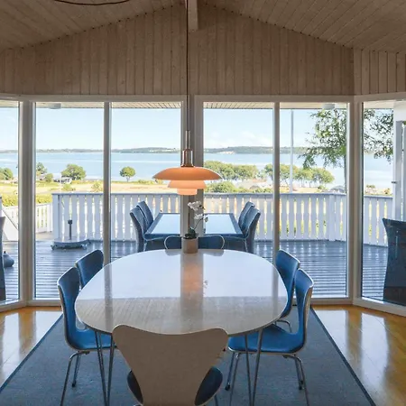 Prázdninový dům Two-Bedroom Holiday Home In Aabenraa *